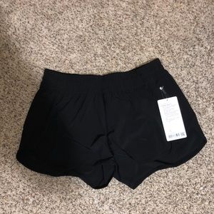 Lululemon Tracker V 4" shorts